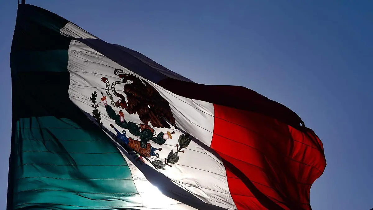 965757_Cotidiana Bandera México_web